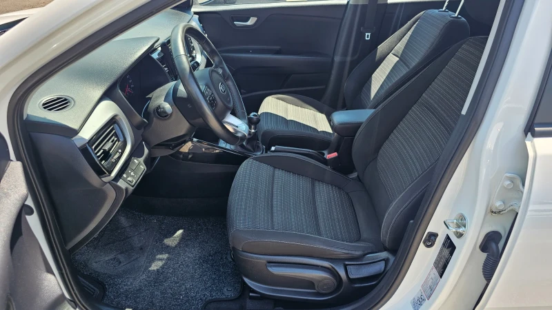 Kia Stonic 1.2, снимка 7 - Автомобили и джипове - 50953416