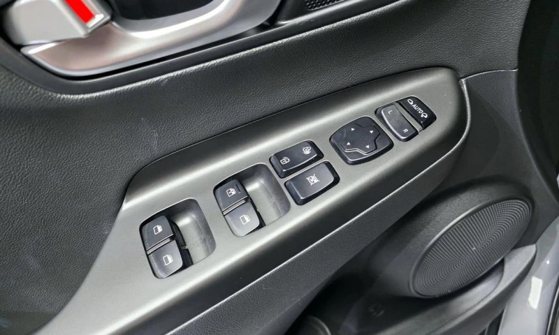 Hyundai Kona Gasoline 1.6 Turbo 2WD Modern, снимка 14 - Автомобили и джипове - 52112855