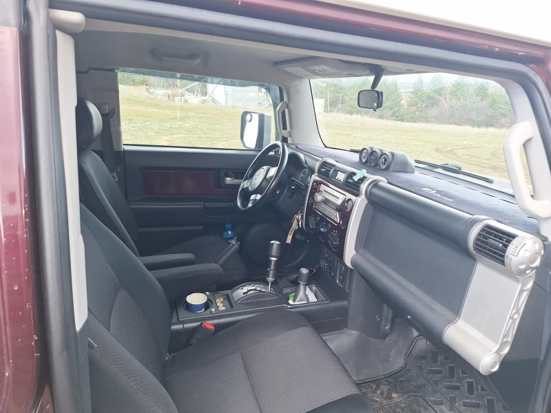 Toyota Fj cruiser 4.0 i V6 Automatic, LPG, А-Trac, Блокаж на диф, снимка 12 - Автомобили и джипове - 53294093