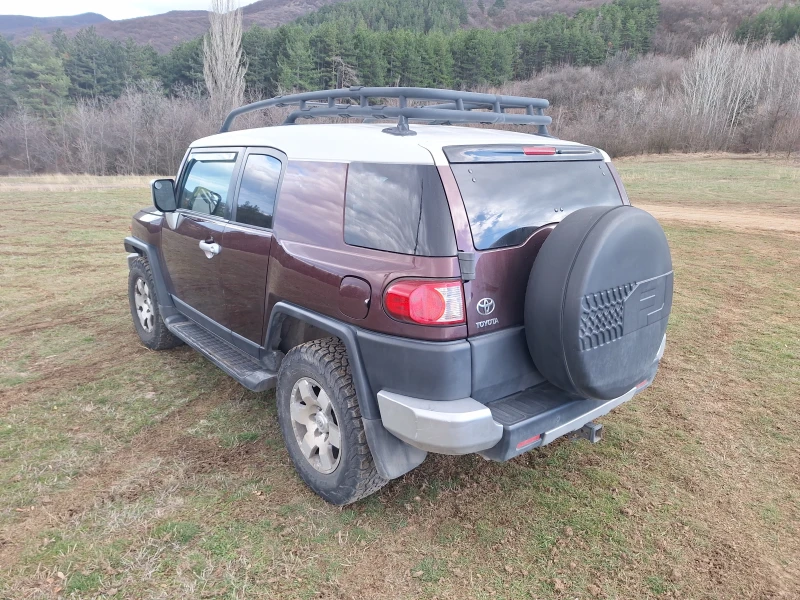 Toyota Fj cruiser 4.0 i V6 Automatic, LPG, А-Trac, Блокаж на диф, снимка 4 - Автомобили и джипове - 53294093