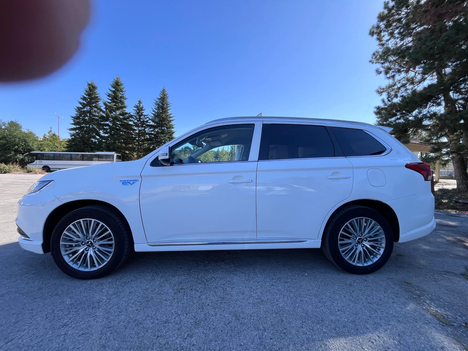 Mitsubishi Outlander  PHEV 2.4 - изображение 3