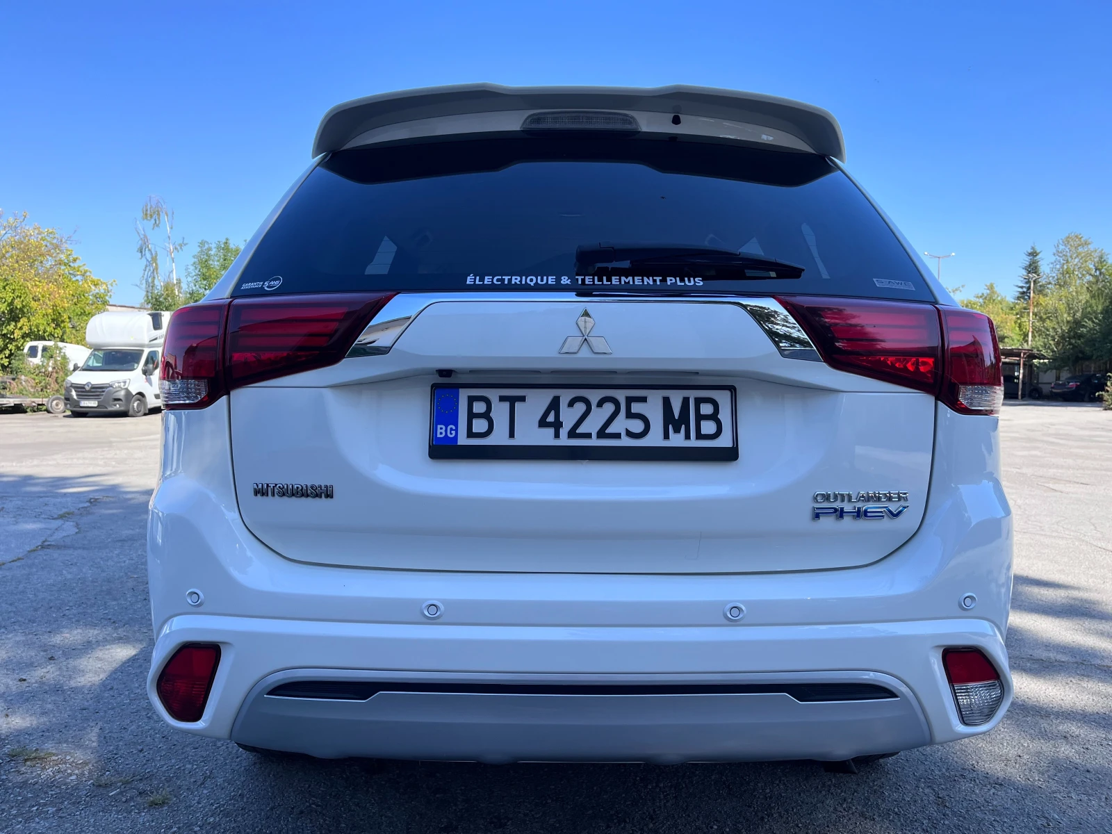 Mitsubishi Outlander  PHEV 2.4 - изображение 5