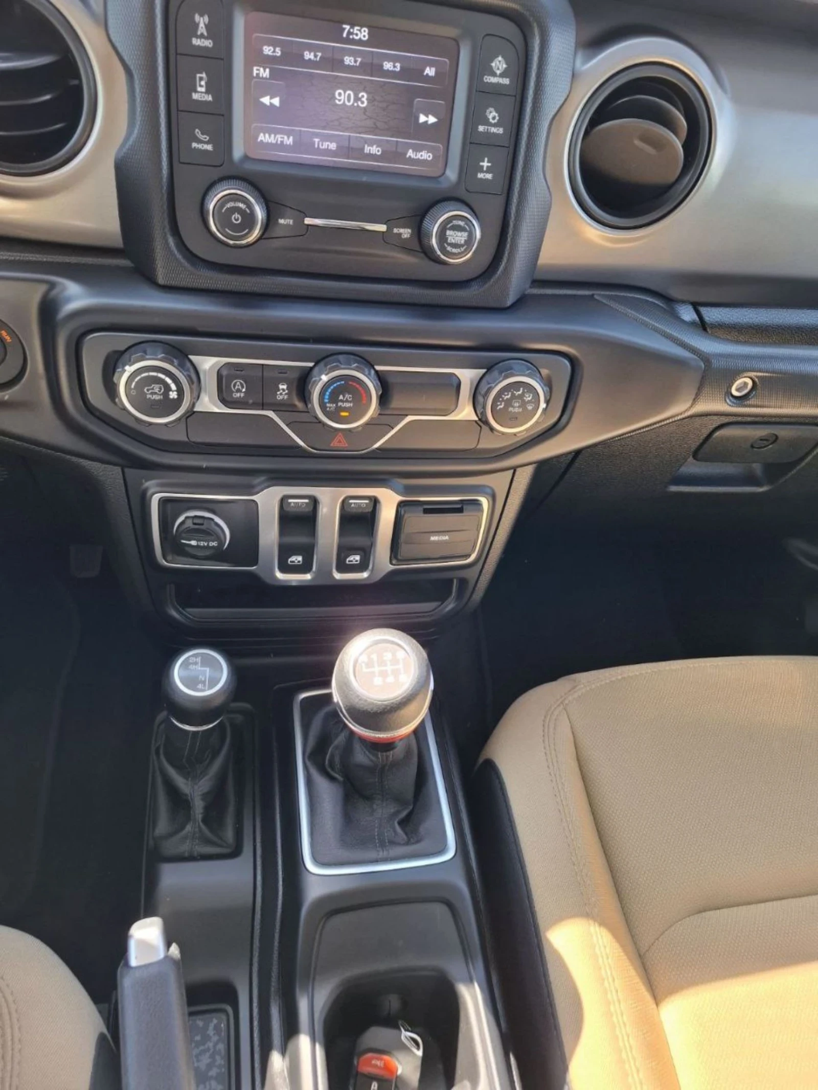 Jeep Wrangler JL 3, 6 V6  | Mobile.bg � ����������� 6