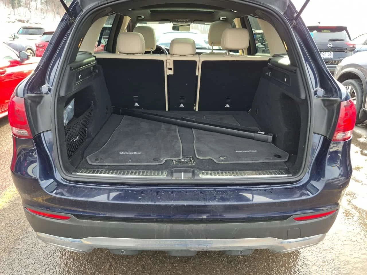 Mercedes-Benz GLC 300 CARFAX /2 Ключа/Нави/Подгрев/Панорама, снимка 12 - Автомобили и джипове - 54053183