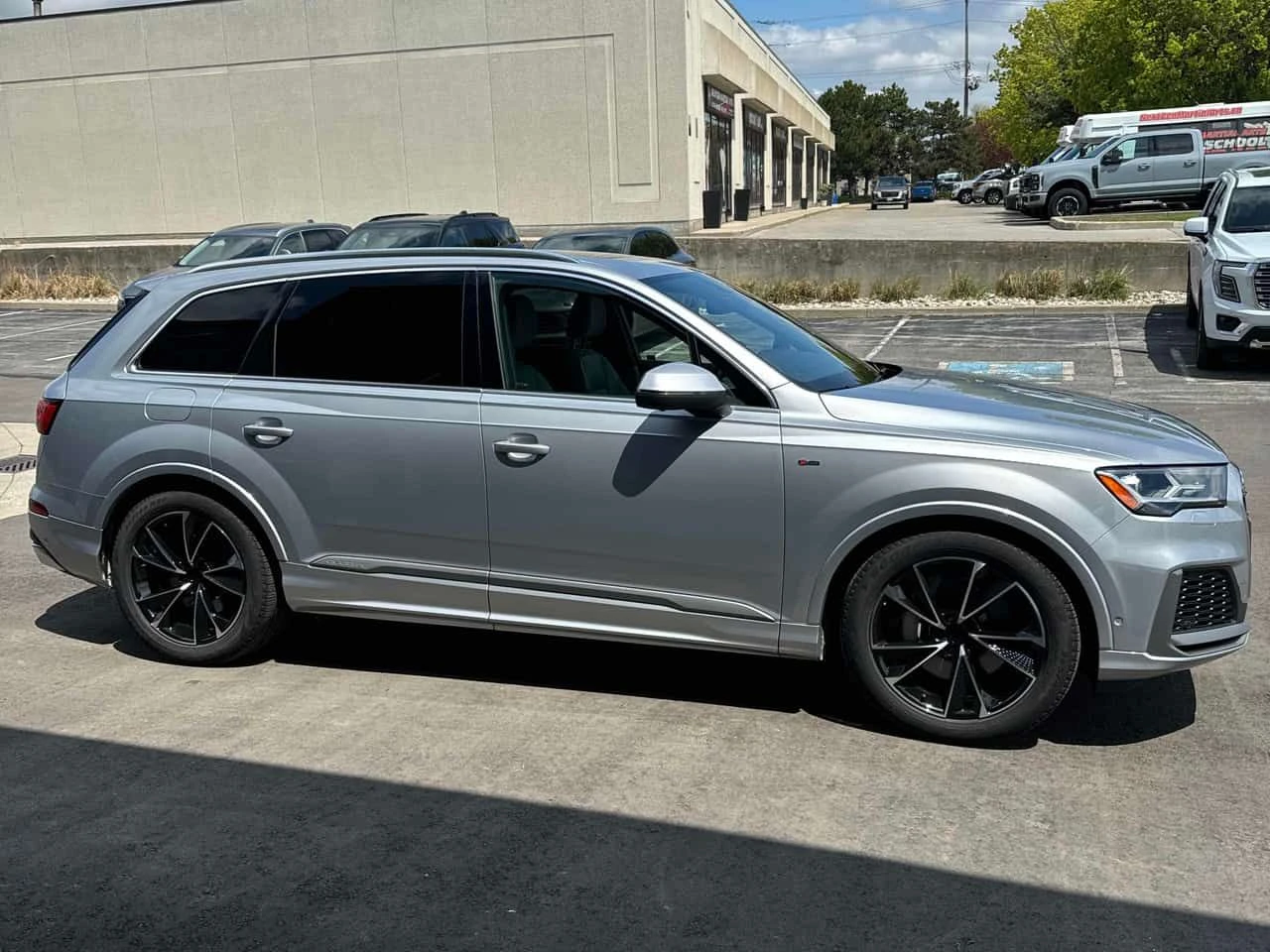 Audi Q7 * PROGRESSIV * ПАНО * ПОДГРЕВИ * KEYLESS * CARFAX, снимка 3 - Автомобили и джипове - 54556834