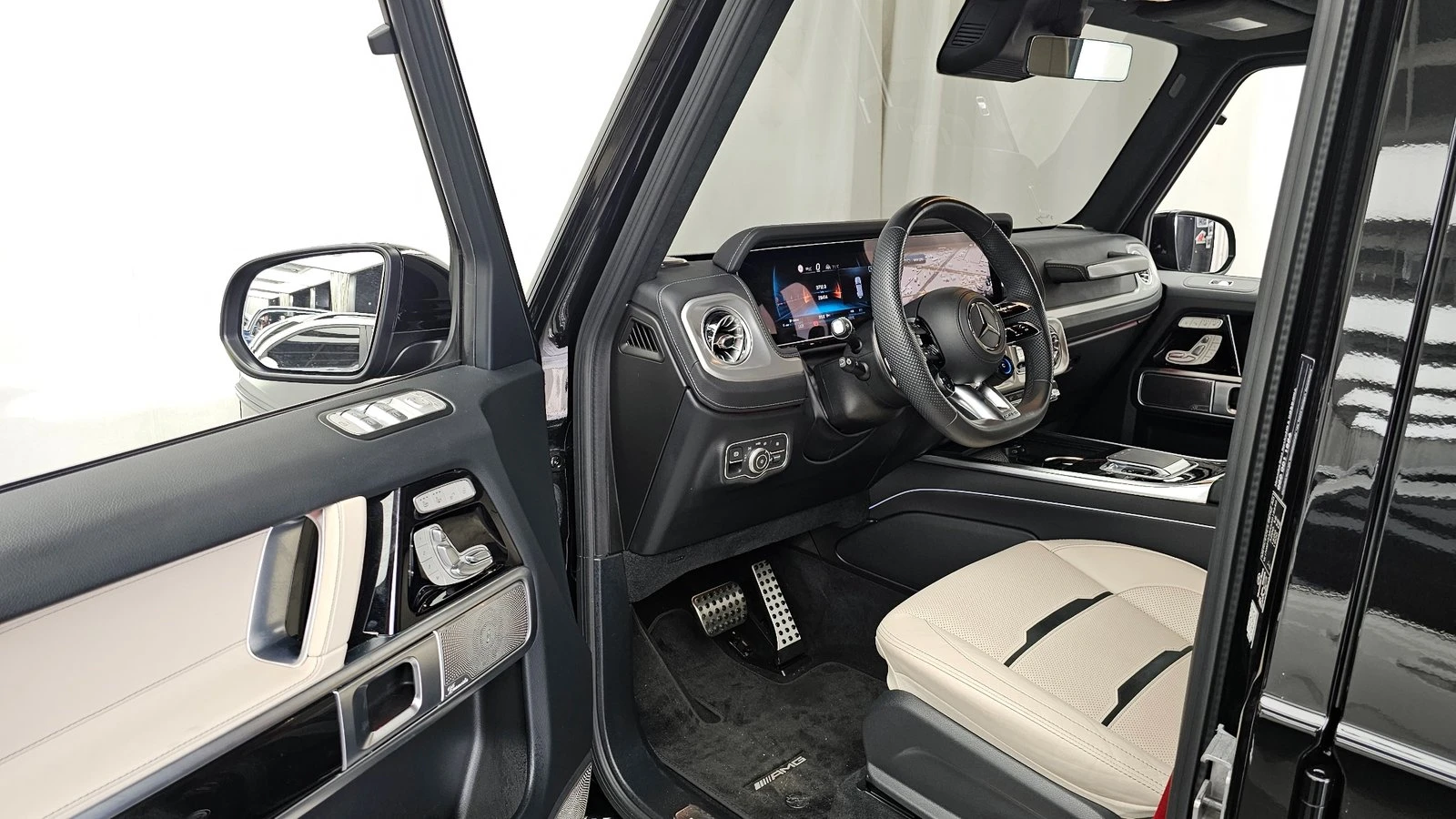 Mercedes-Benz G 63 AMG ЛЮК* 360* KEYLESS* ПОДГРЕВ ВОЛАН* КРАЙНА ЦЕНА, снимка 10 - Автомобили и джипове - 55308575