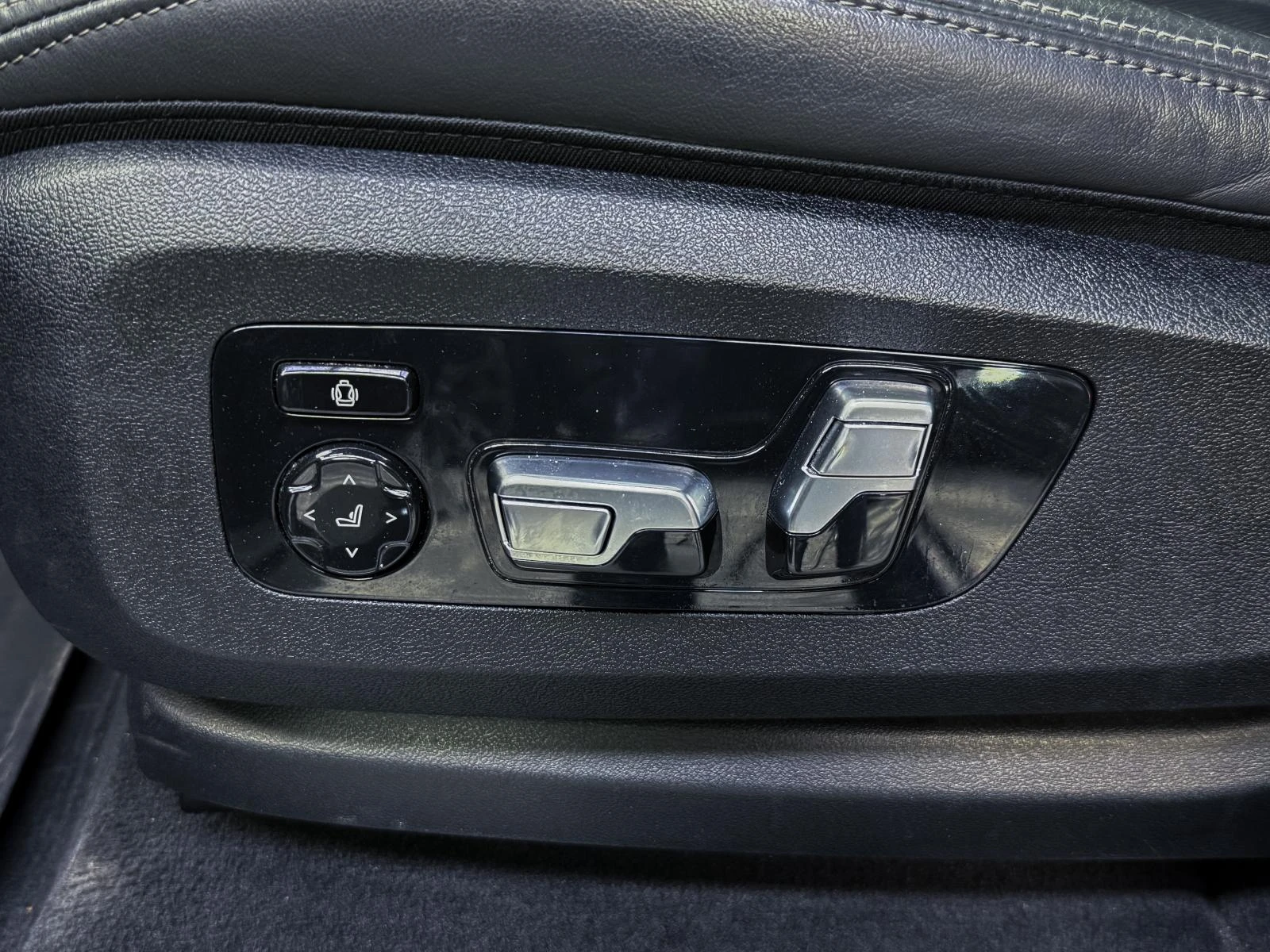 BMW X5 XDRIVE 50E* M SPORT* H&K* HUD* 360* PANO* ОБДУХВ* , снимка 8 - Автомобили и джипове - 55394941