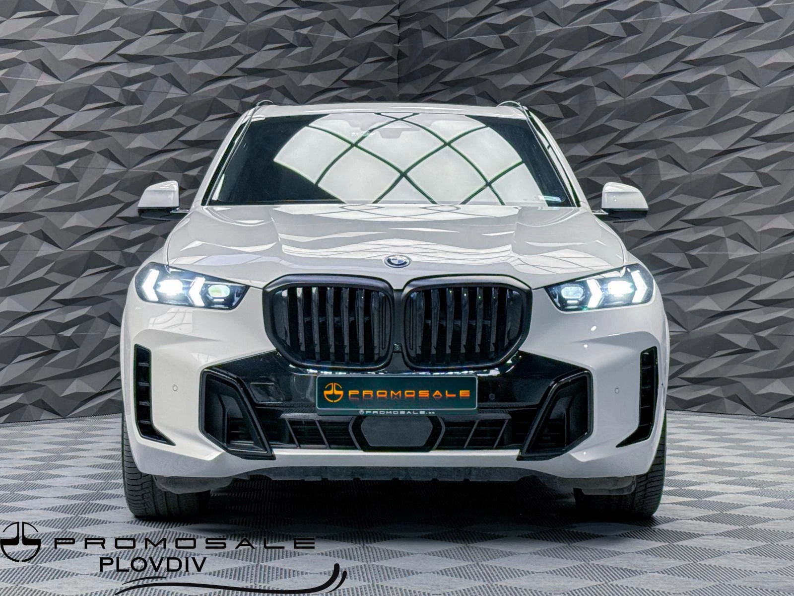BMW X5 XDRIVE 50E* M SPORT* H&K* HUD* 360* PANO* ОБДУХВ* , снимка 2 - Автомобили и джипове - 55394941