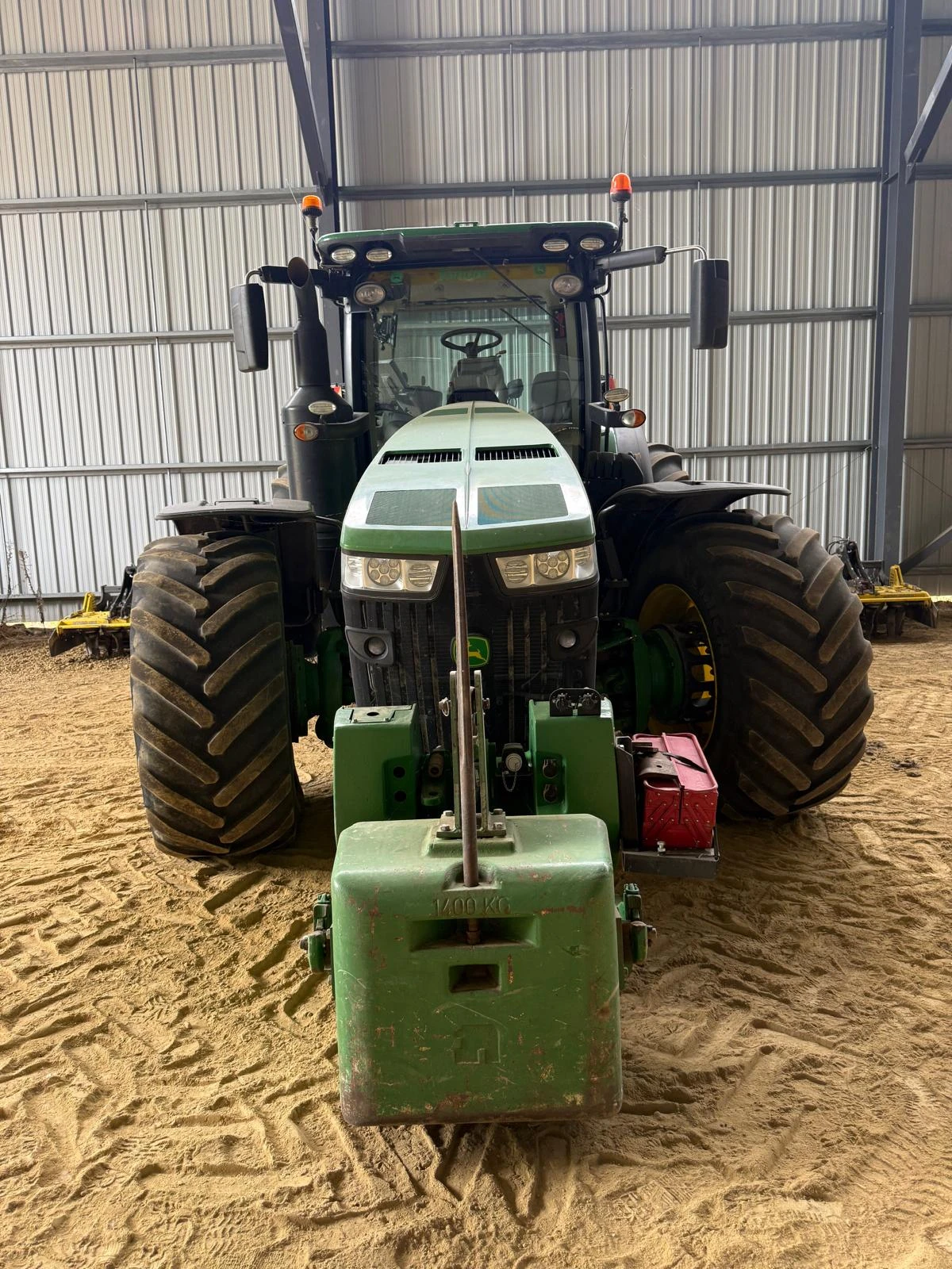 Трактор John Deere 8320R E23 лизинг с първоначална вноска 20 %, снимка 2 - Селскостопанска техника - 54461030