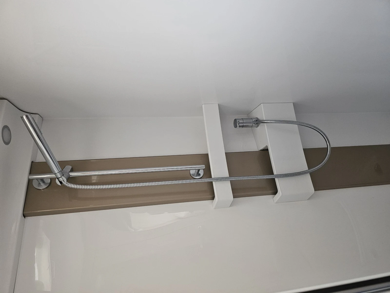 Кемпер Burstner Т727G - изображение 10