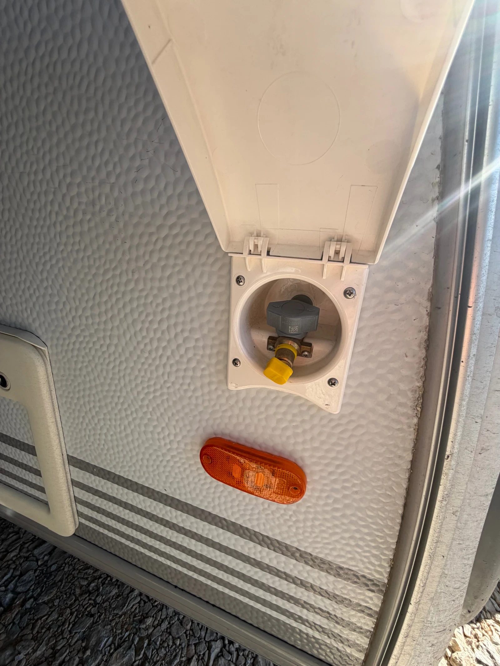 Каравана Knaus Royal Nordic plus 590, снимка 7 - Каравани и кемпери - 56518529