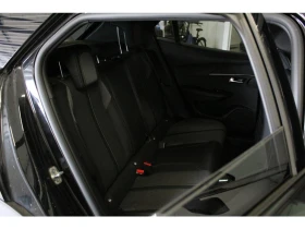 Peugeot 2008 50 kWh GT, снимка 13