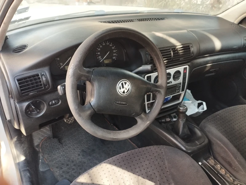 VW Passat, снимка 6 - Автомобили и джипове - 46986014