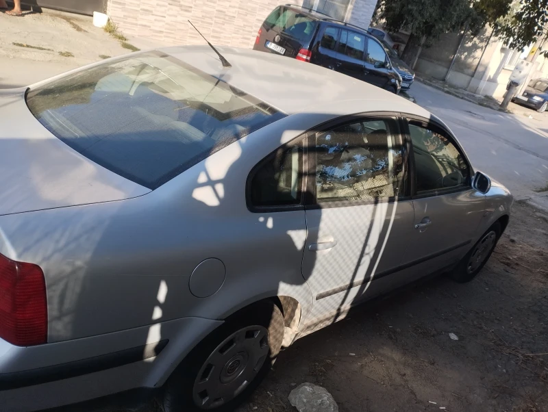 VW Passat, снимка 5 - Автомобили и джипове - 46986014