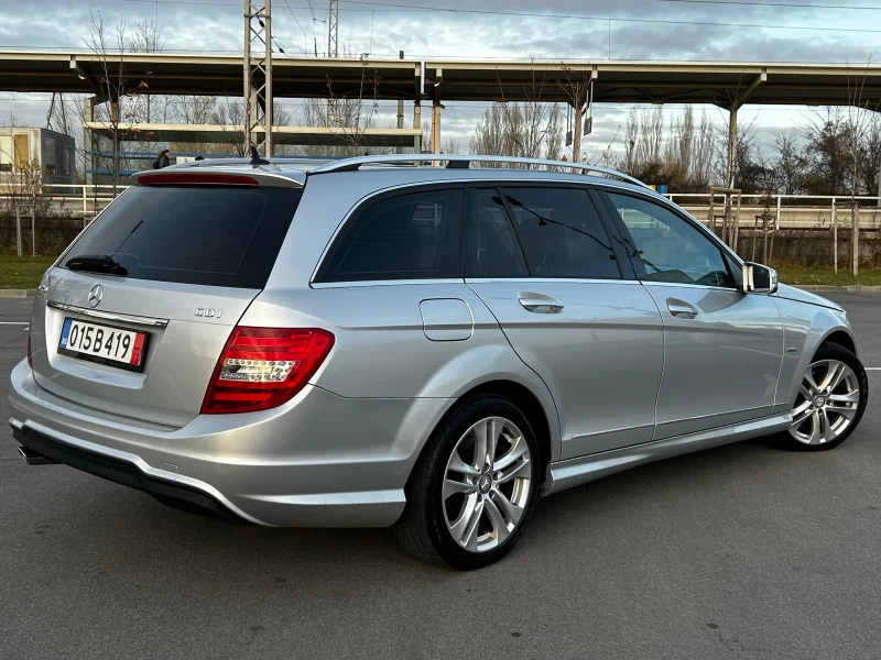 Mercedes-Benz C 220 * Уникат* Като нова* Кожа* Нави* Авангард* , снимка 4 - Автомобили и джипове - 48102961