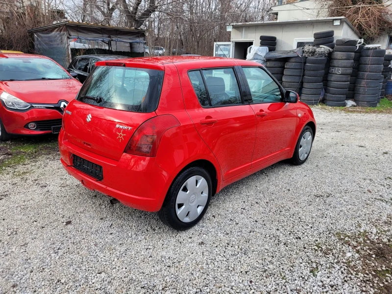 Suzuki Swift 1.3 i, снимка 3 - Автомобили и джипове - 48447786