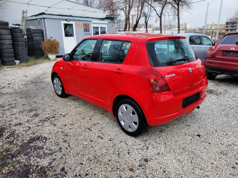 Suzuki Swift 1.3 i, снимка 4 - Автомобили и джипове - 48447786