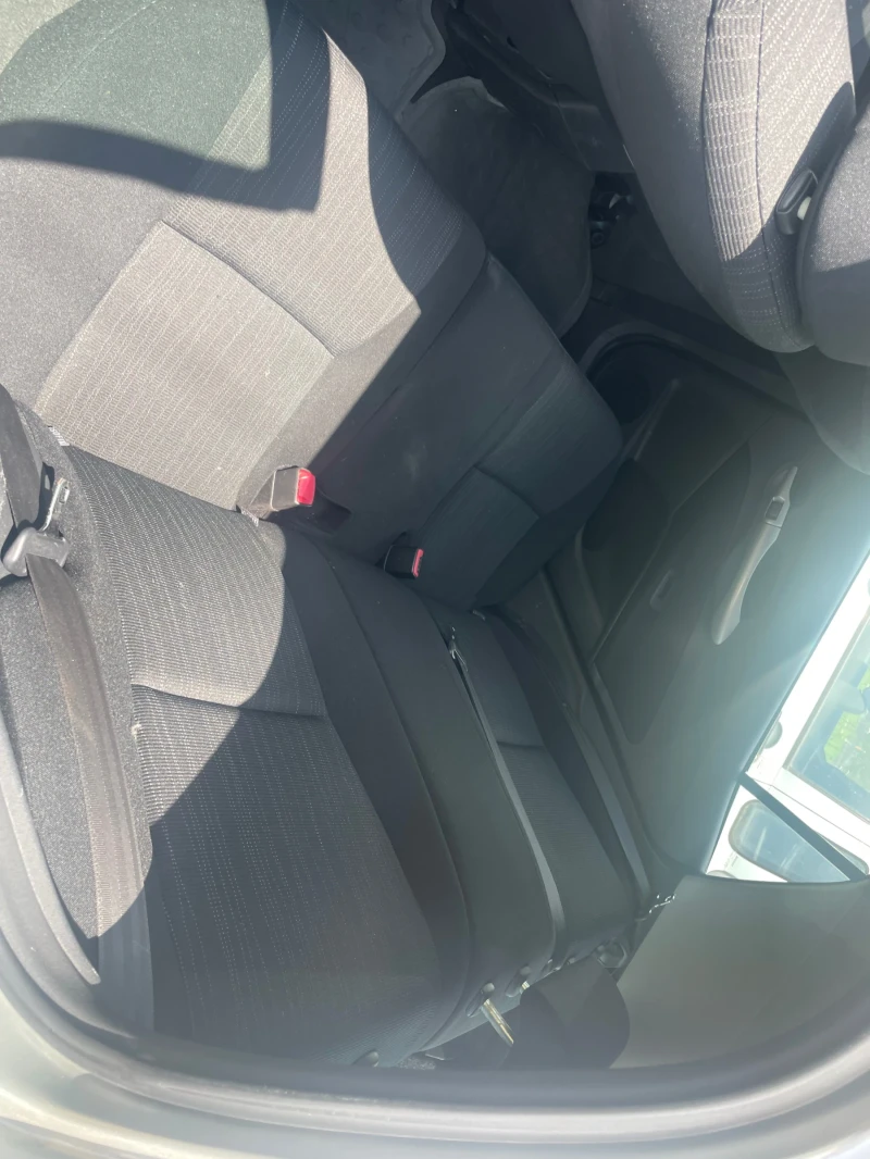 Toyota Auris 1.4 D, снимка 6 - Автомобили и джипове - 51295903