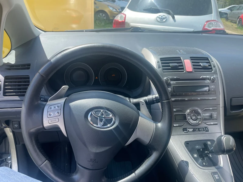 Toyota Auris 1.4 D, снимка 7 - Автомобили и джипове - 51295903