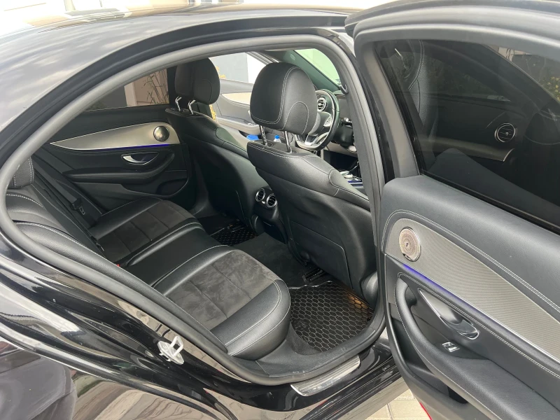 Mercedes-Benz E 220 AMG / Distronic / Head up / Burmester/ Camera, снимка 10 - Автомобили и джипове - 51777477
