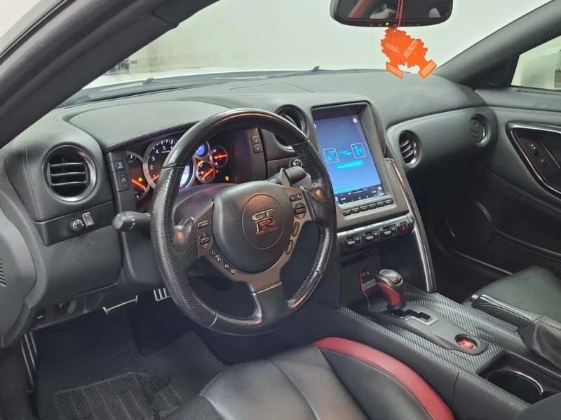 Nissan Gt-r * Black Edition * CARFAX * БЕЗ ПЪРВОНАЧАЛНА ВНОСКА, снимка 9 - Автомобили и джипове - 52990233