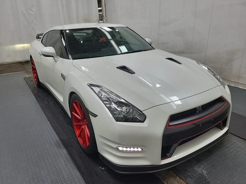 Nissan Gt-r * Black Edition * CARFAX * БЕЗ ПЪРВОНАЧАЛНА ВНОСКА, снимка 15 - Автомобили и джипове - 52990233