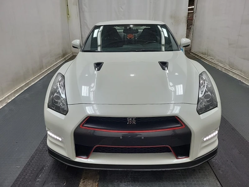 Nissan Gt-r * Black Edition * CARFAX * БЕЗ ПЪРВОНАЧАЛНА ВНОСКА, снимка 6 - Автомобили и джипове - 52990233
