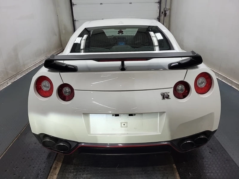 Nissan Gt-r * Black Edition * CARFAX * БЕЗ ПЪРВОНАЧАЛНА ВНОСКА, снимка 12 - Автомобили и джипове - 52990233