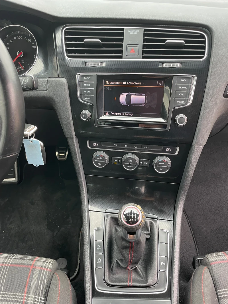 VW Golf 2.0TSI-GTI-220к.с., снимка 14 - Автомобили и джипове - 53294143