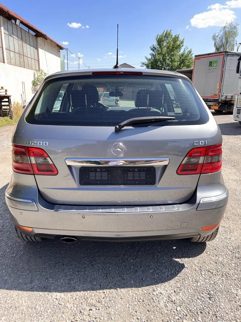 Mercedes-Benz B 200 CDI, снимка 9 - Автомобили и джипове - 47409699