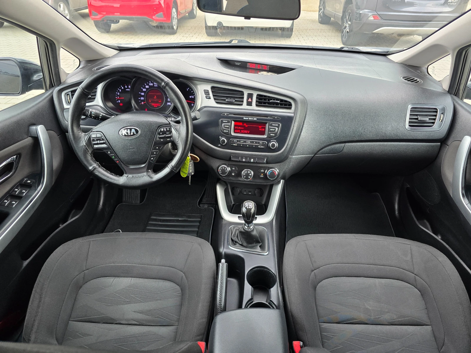 Kia Ceed 1.6CRDI, 110к.с., 6 скорости, Евро 5! | Mobile.bg — изображение 13