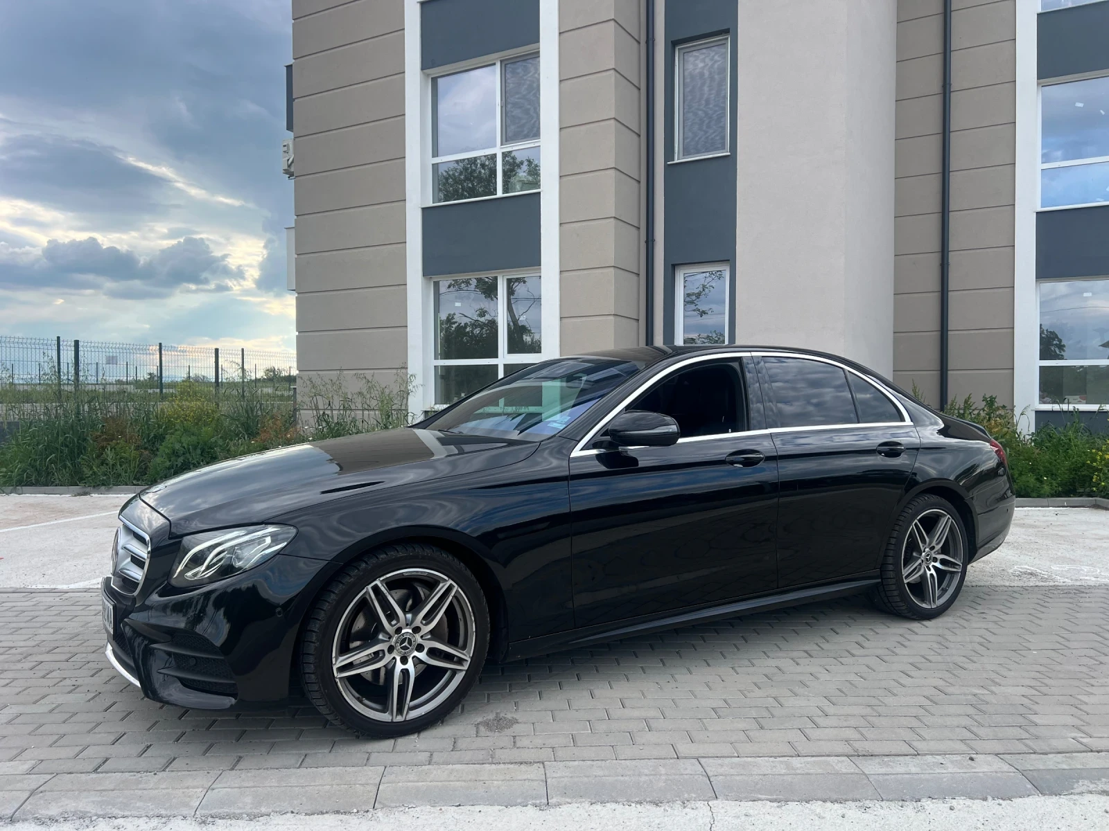 Mercedes-Benz E 220 AMG / Distronic / Head up / Burmester/ Camera | Mobile.bg   1