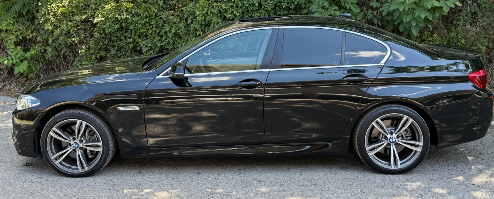 BMW 535 * HEAD UP* XD* DISTRONIC* M-PACK* 360 * LASSER* TO, снимка 3 - Автомобили и джипове - 55648323
