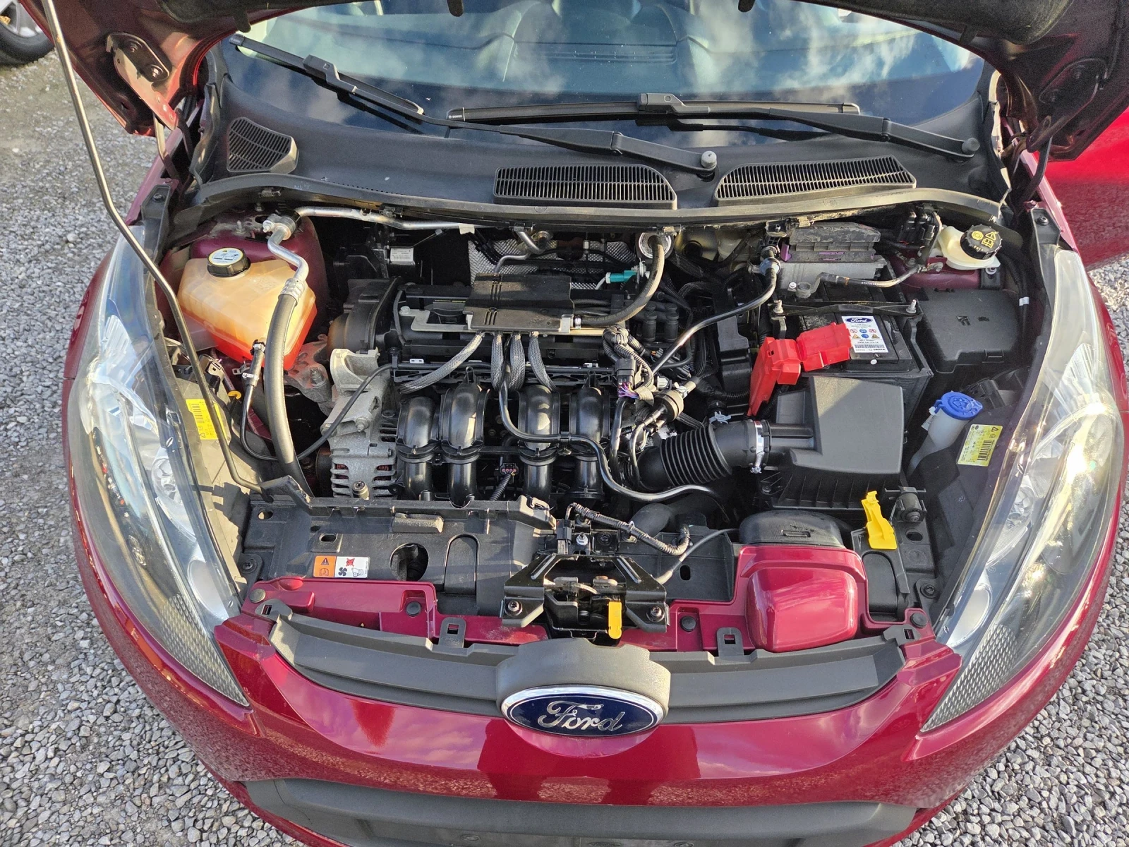 Ford Fiesta 1.4i/ ГАЗ/ 2012г./ 169000км - изображение 8