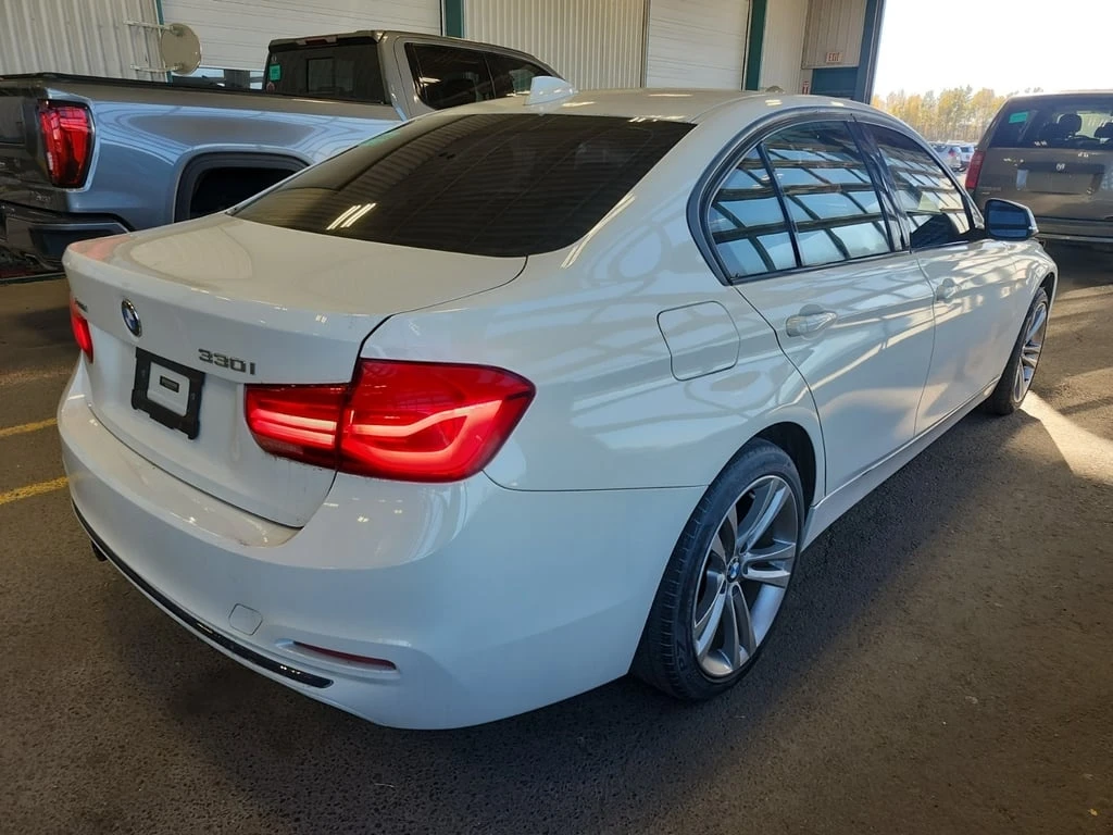 BMW 330 * 330I XDRIVE * CARFAX * ��� ������������ ������ | Mobile.bg � ����������� 3