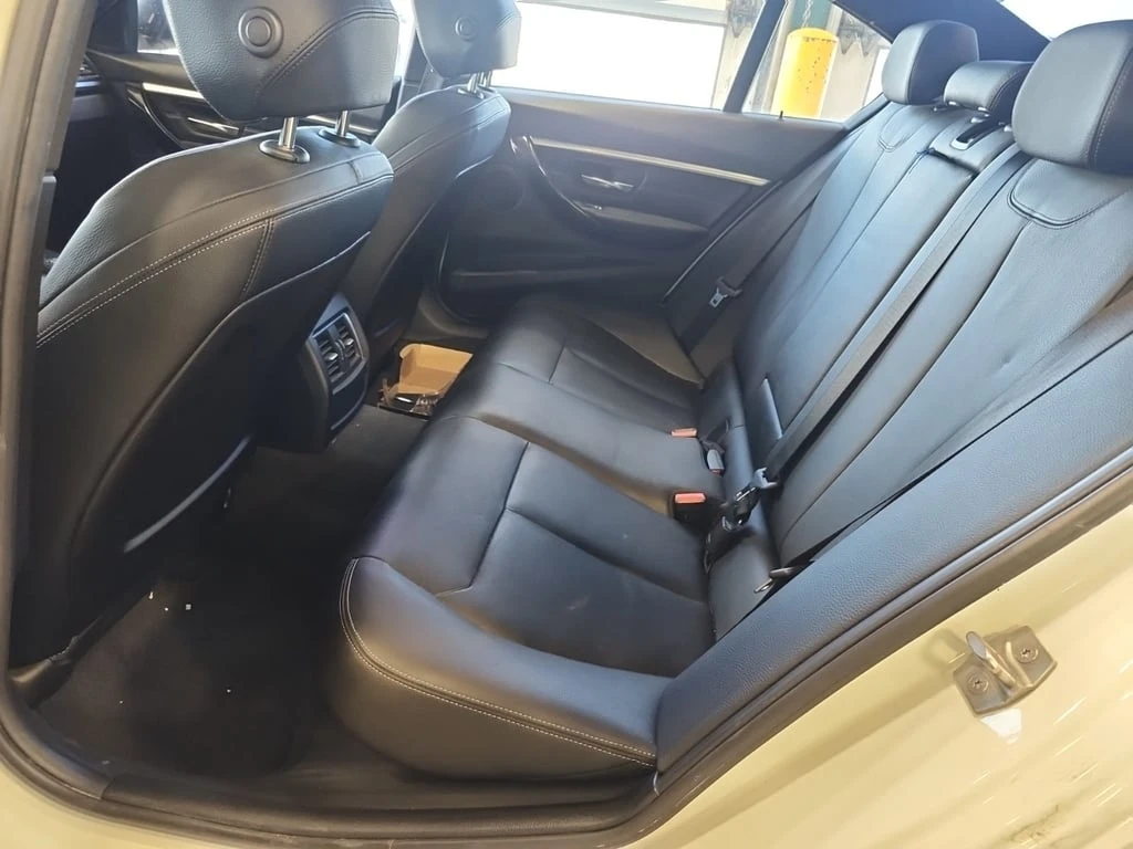 BMW 330 * 330I XDRIVE * CARFAX * ��� ������������ ������ | Mobile.bg � ����������� 13