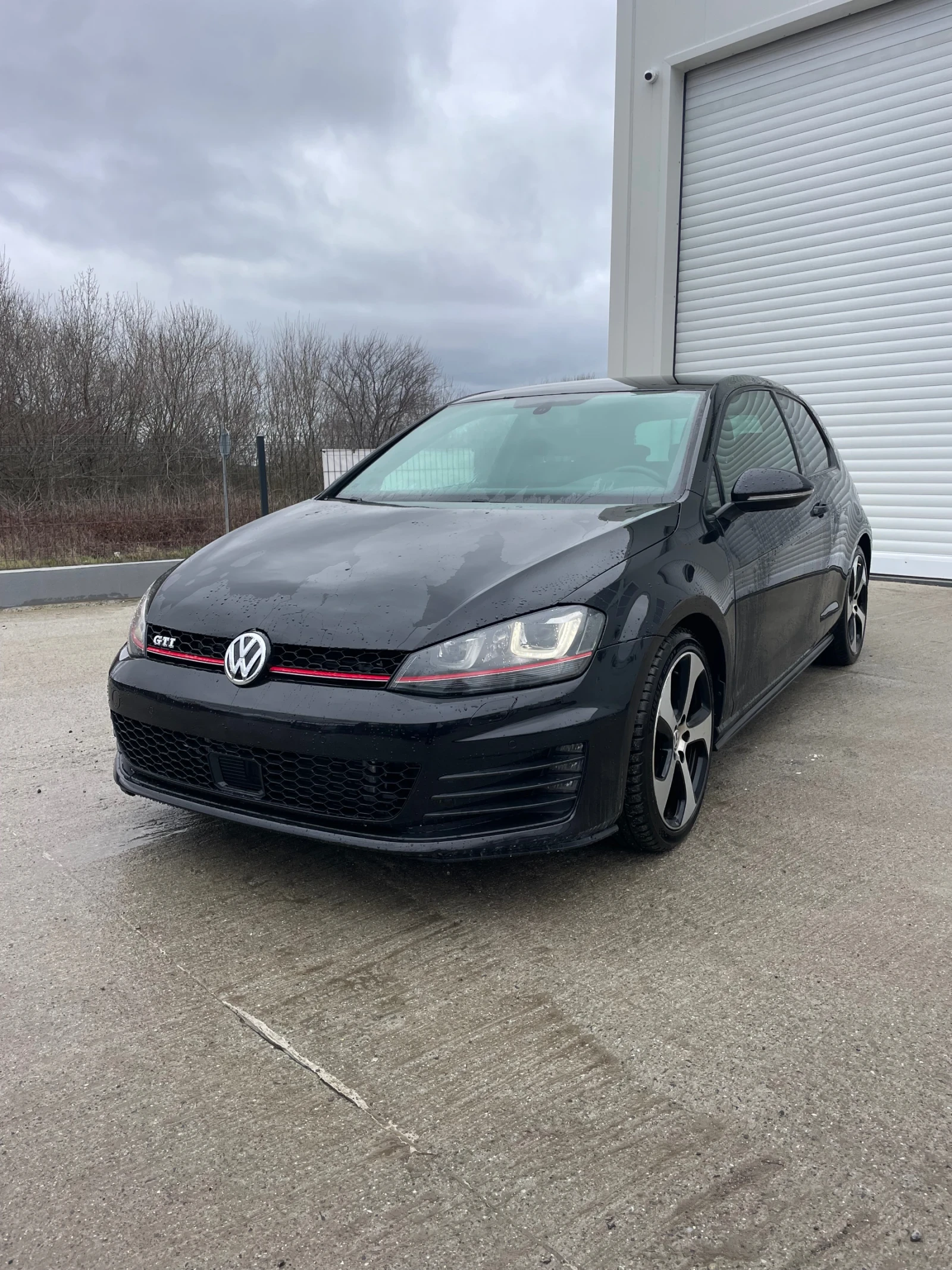 VW Golf 2.0TSI-GTI-220�.�. | Mobile.bg � ����������� 1