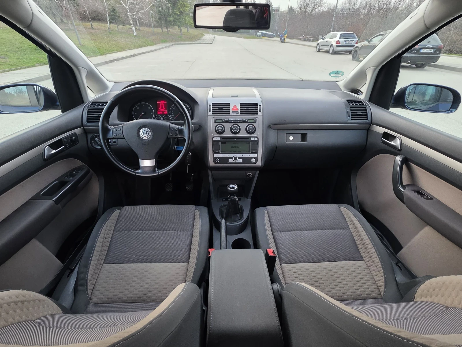 VW Touran 1.9TDi CROSS - изображение 10