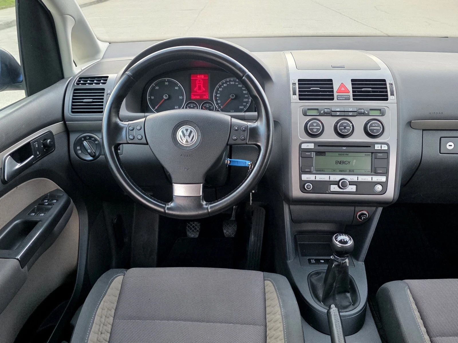 VW Touran 1.9TDi CROSS - изображение 9