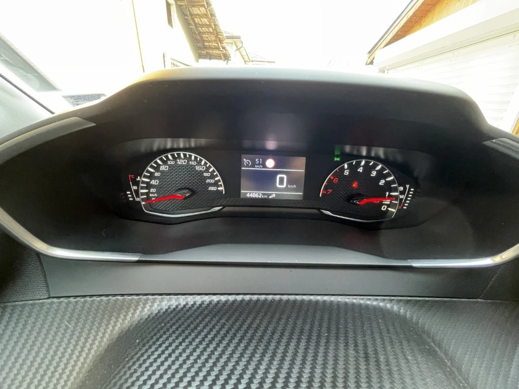 Peugeot 208 1.2, снимка 4 - Автомобили и джипове - 53869219