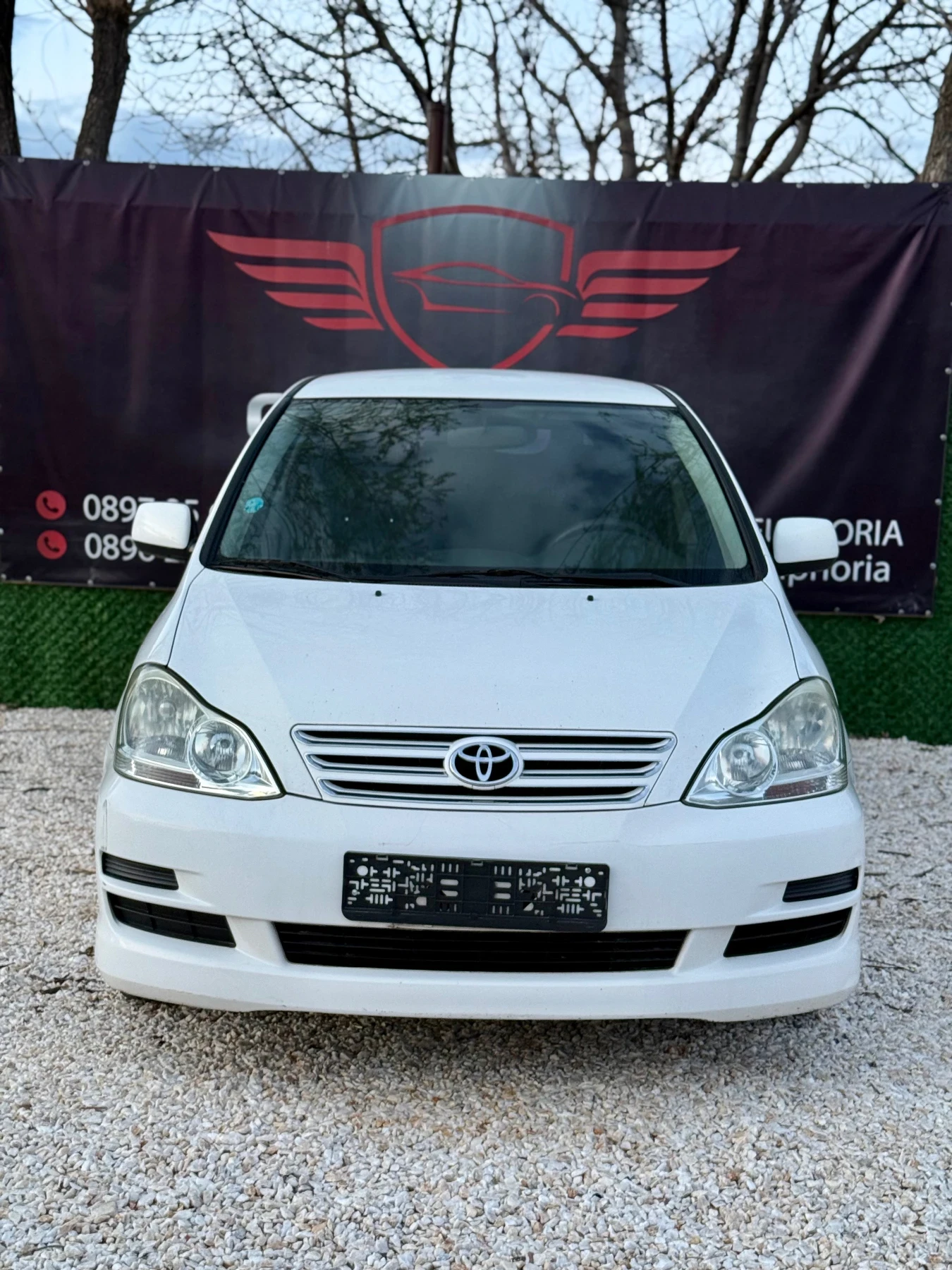 Toyota Avensis verso 2.0D/ 116кс./ 7местен/ КОЖА/ ПЕРФЕТНА, снимка 2 - Автомобили и джипове - 53990273