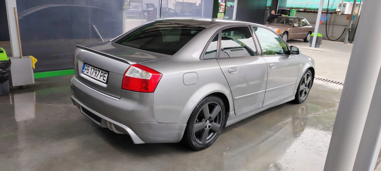 Audi A4 1.9tdi, снимка 6 - Автомобили и джипове - 54369456