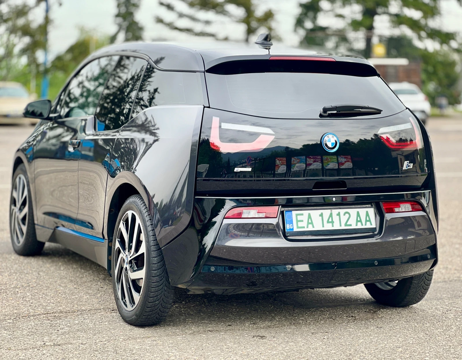 BMW i3 60AH* CAMERA* CARBON* ПОДГРЕВ, снимка 5 - Автомобили и джипове - 54475435