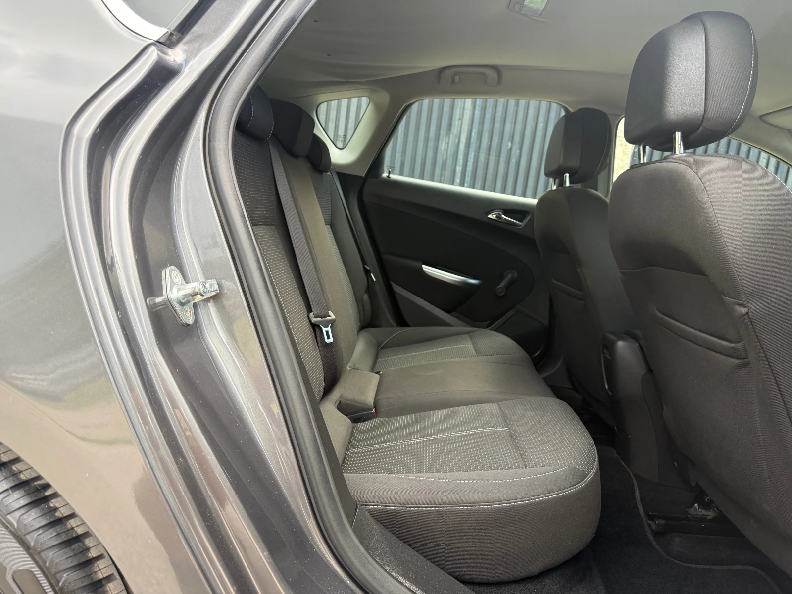 Opel Astra J 1.7CDTI, снимка 9 - Автомобили и джипове - 55105320