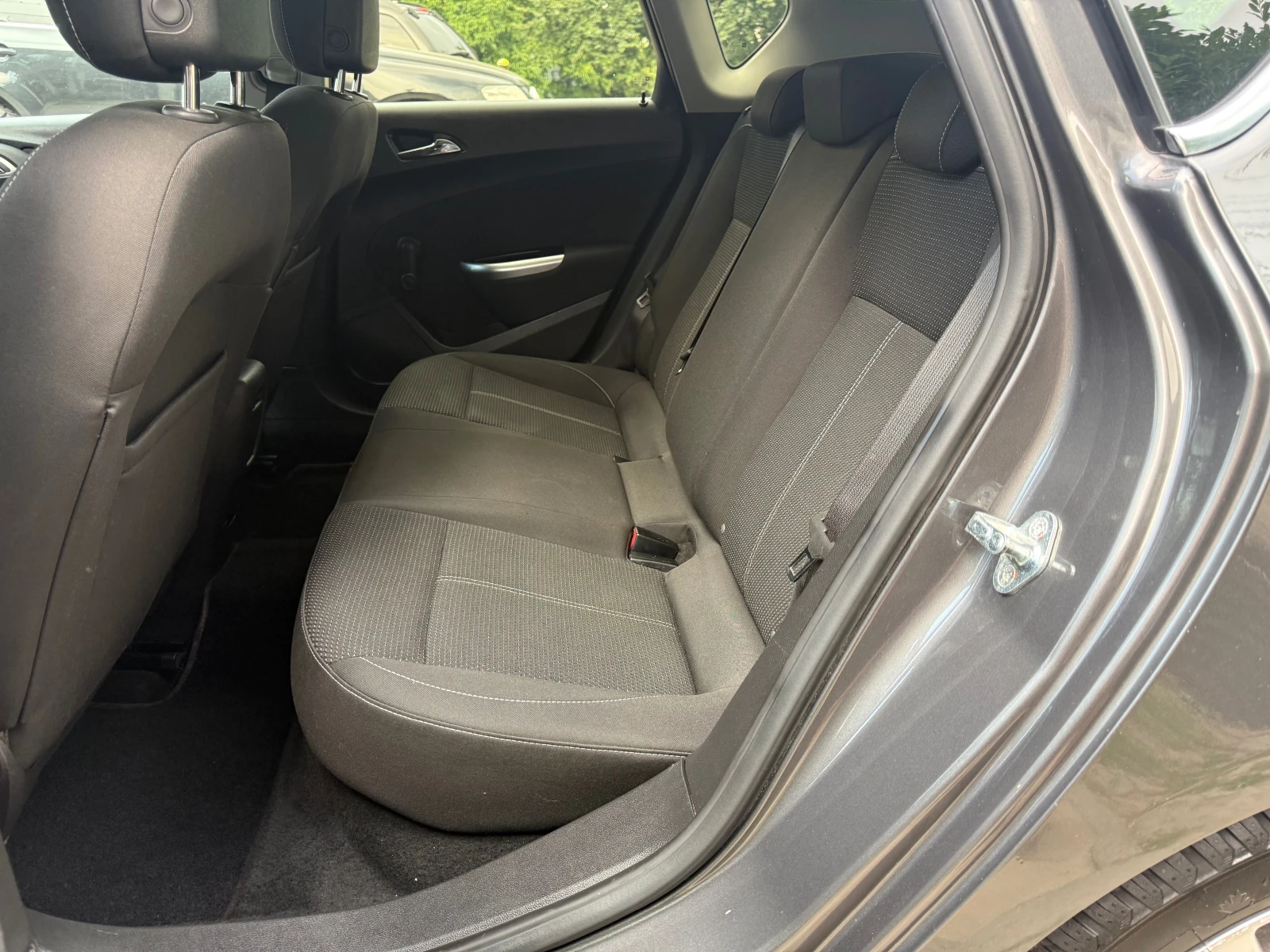 Opel Astra J 1.7CDTI, снимка 10 - Автомобили и джипове - 55105320