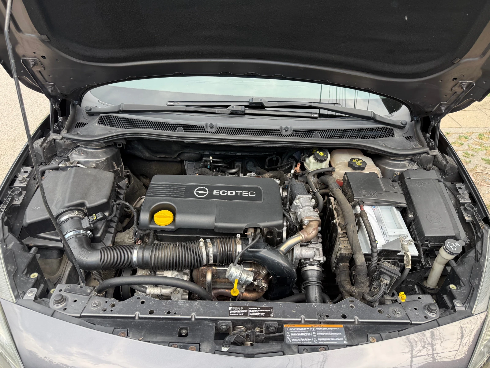 Opel Astra J 1.7CDTI, снимка 15 - Автомобили и джипове - 55105320