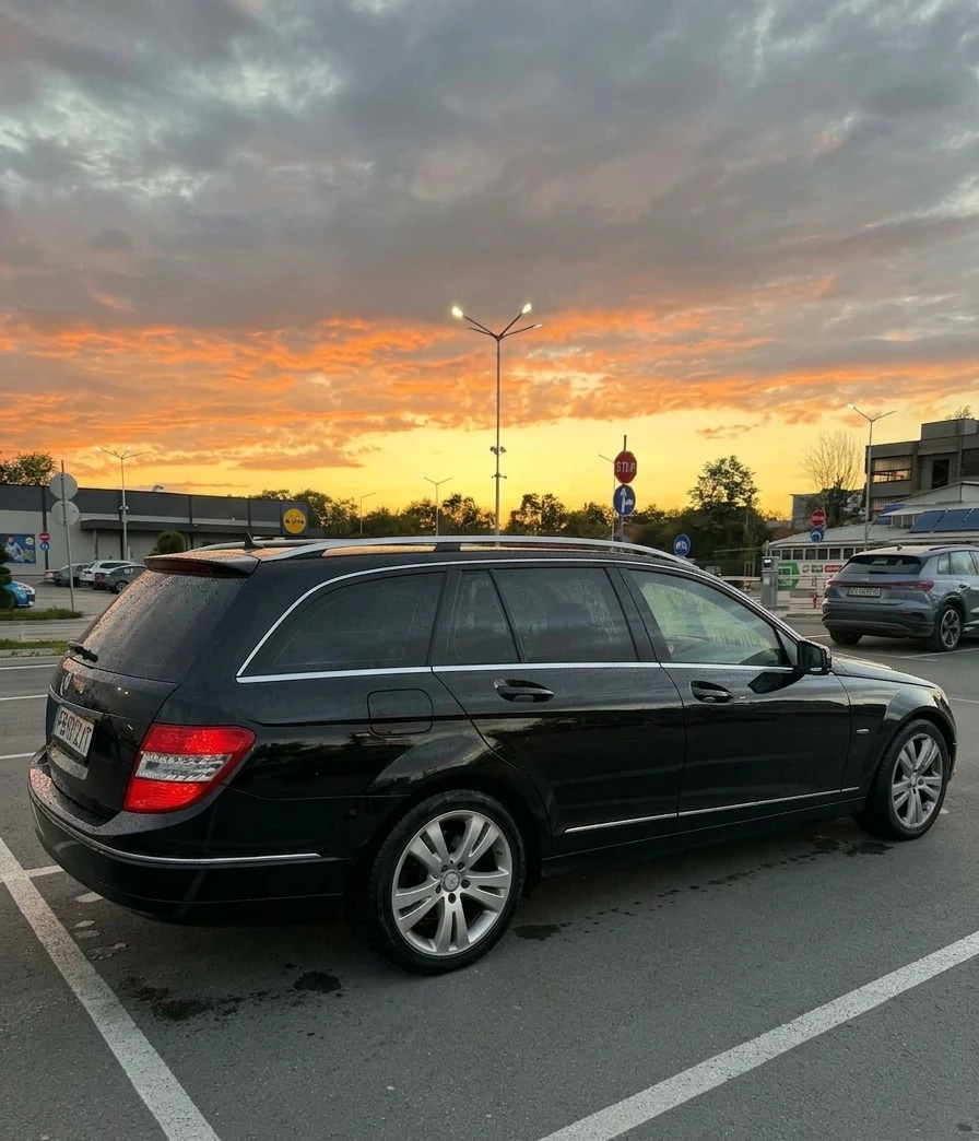 Mercedes-Benz C 220 Avantgarde, снимка 4 - Автомобили и джипове - 55472081