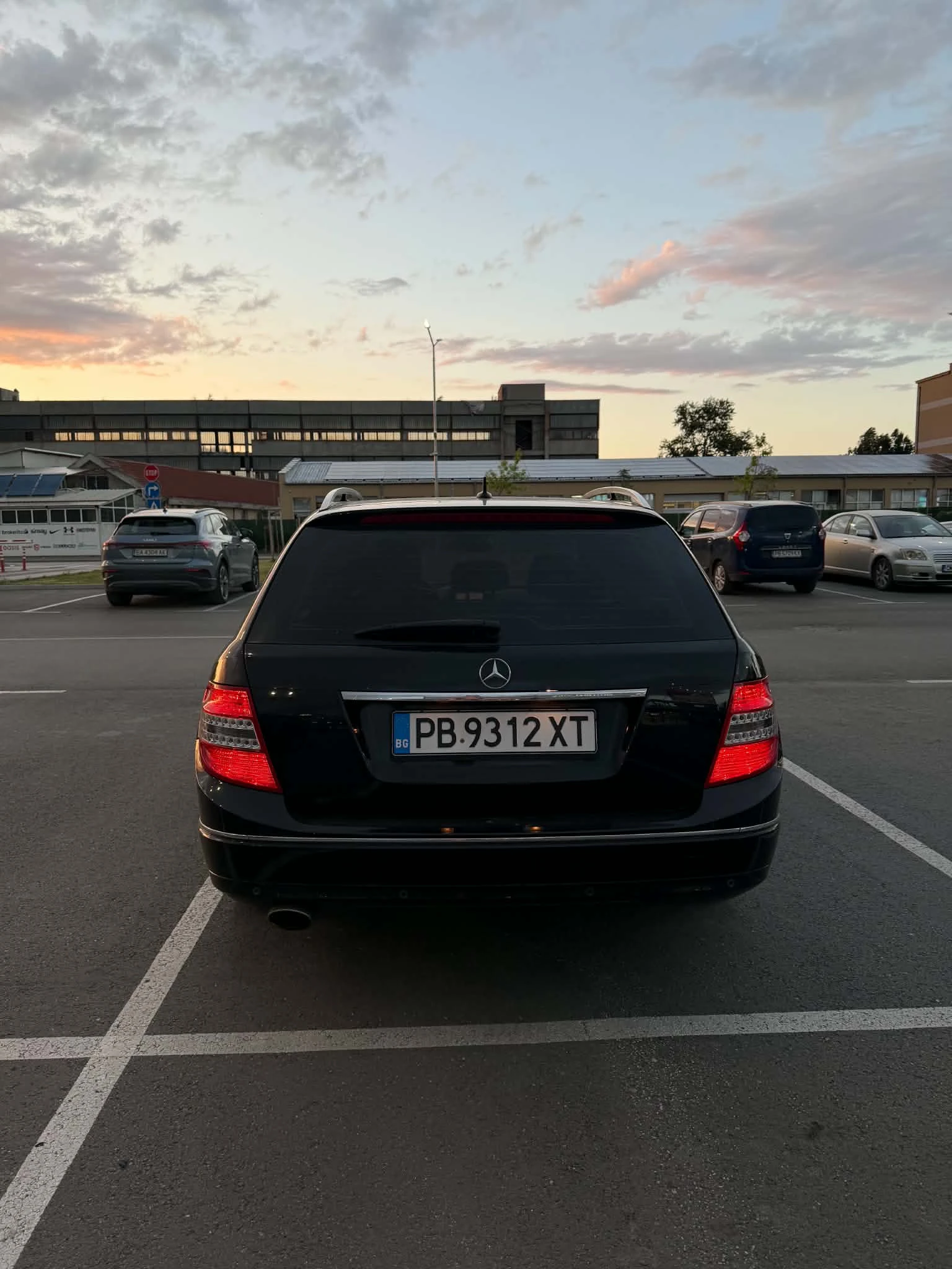 Mercedes-Benz C 220 Avantgarde, снимка 5 - Автомобили и джипове - 55472081