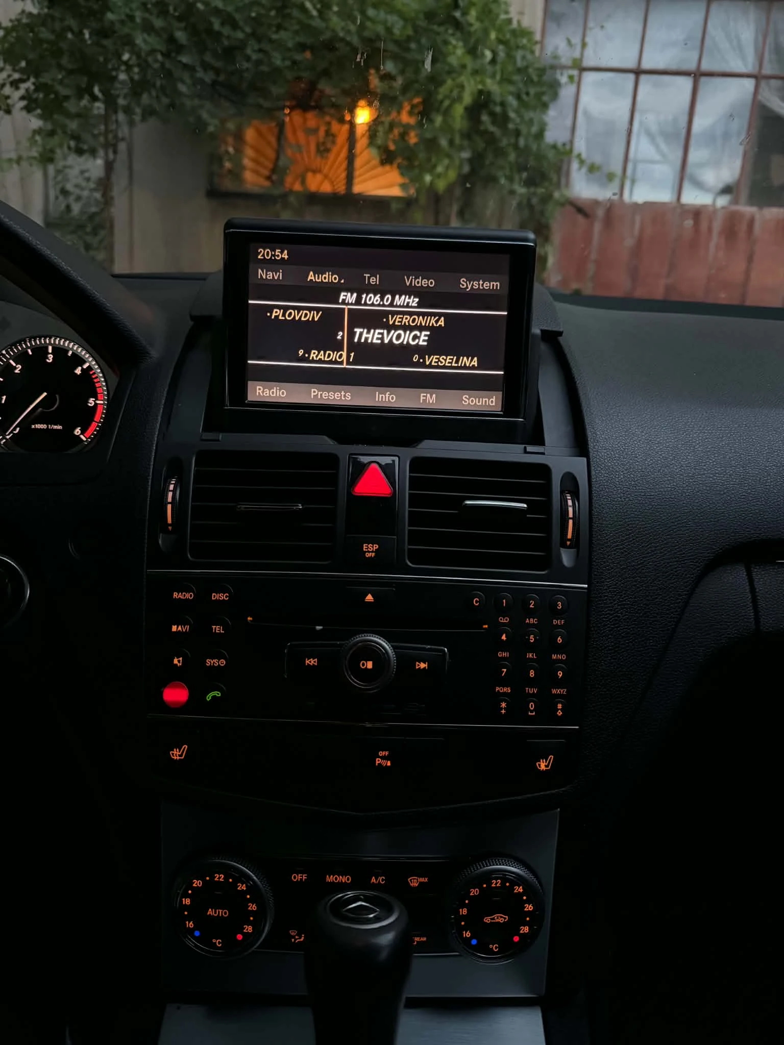 Mercedes-Benz C 220 Avantgarde, снимка 8 - Автомобили и джипове - 55472081
