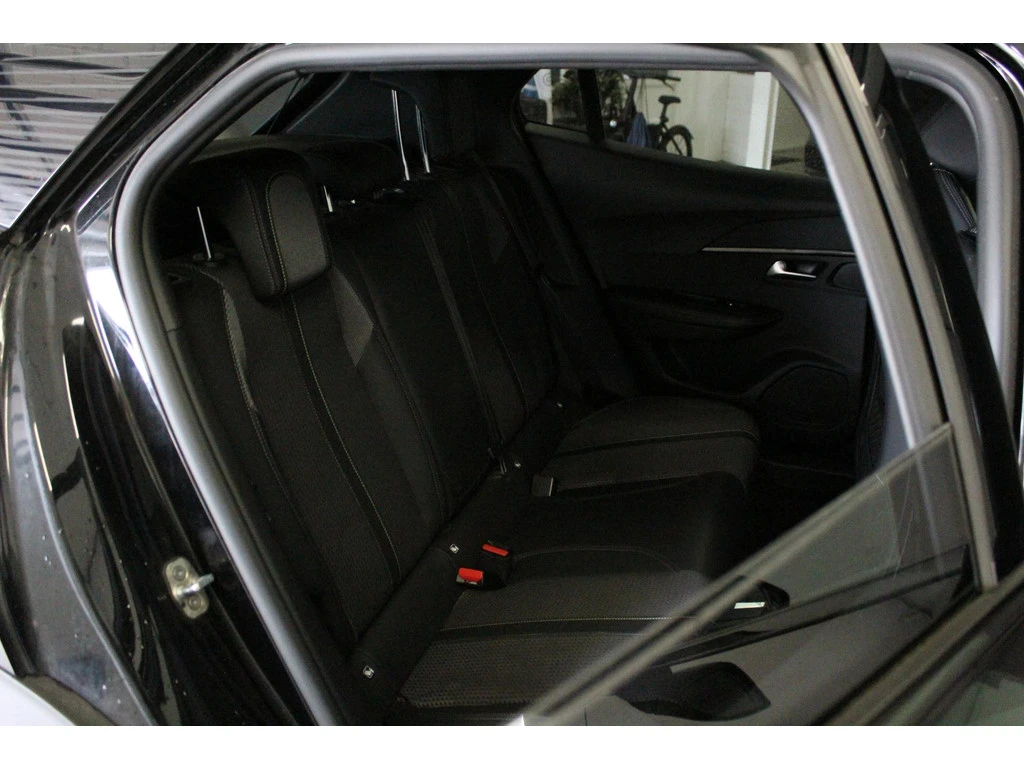 Peugeot 2008 50 kWh GT, снимка 13 - Автомобили и джипове - 55484450